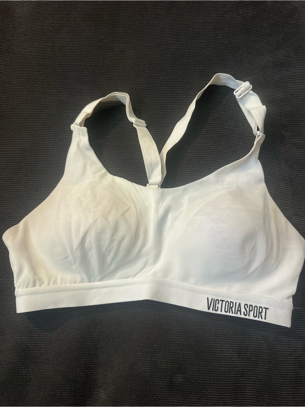 Victoria Sport White Seamless Supportive Sports Bra